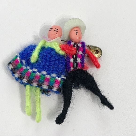 Coya Peru Hand Knitted Worry Doll Pin Lot Bundle Of 4 Pins Brooch and 1 Doll - Picture 8 of 10
